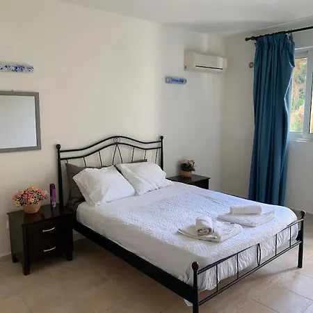 Casseiopia 5 Bedroom On With Pool Chania (Crete)