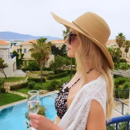 Casseiopia 5 Bedroom On With Pool *