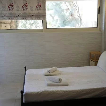Casseiopia 5 Bedroom On With Pool Chania (Crete)