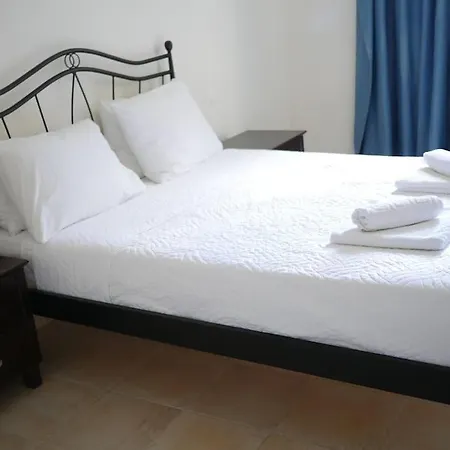 Casseiopia 5 Bedroom On With Pool * Chania (Crete)
