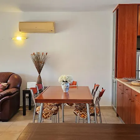 公寓 Casseiopia 5 Bedroom On With Pool 干尼亞