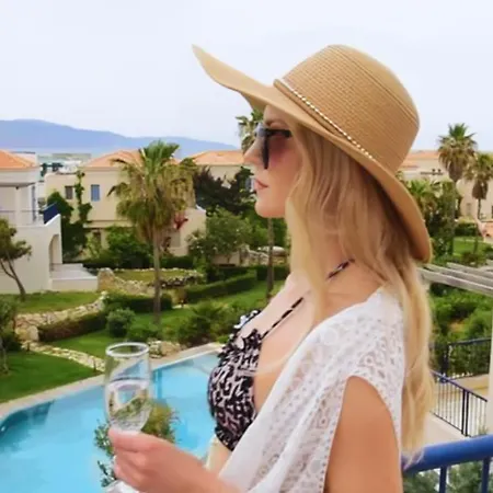 Casseiopia 5 Bedroom On With Pool