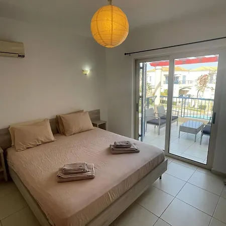 Casseiopia 5 Bedroom On With Pool * 干尼亞