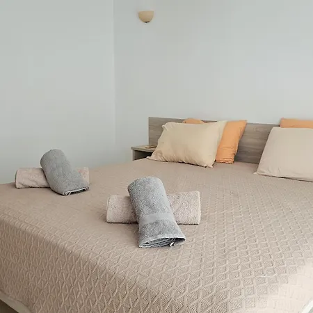 Casseiopia 5 Bedroom On With Pool *