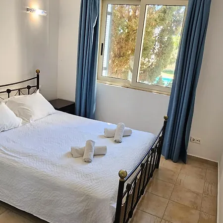 Casseiopia 5 Bedroom On With Pool *