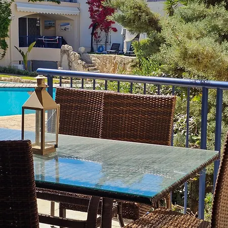Casseiopia 5 Bedroom On With Pool 干尼亞